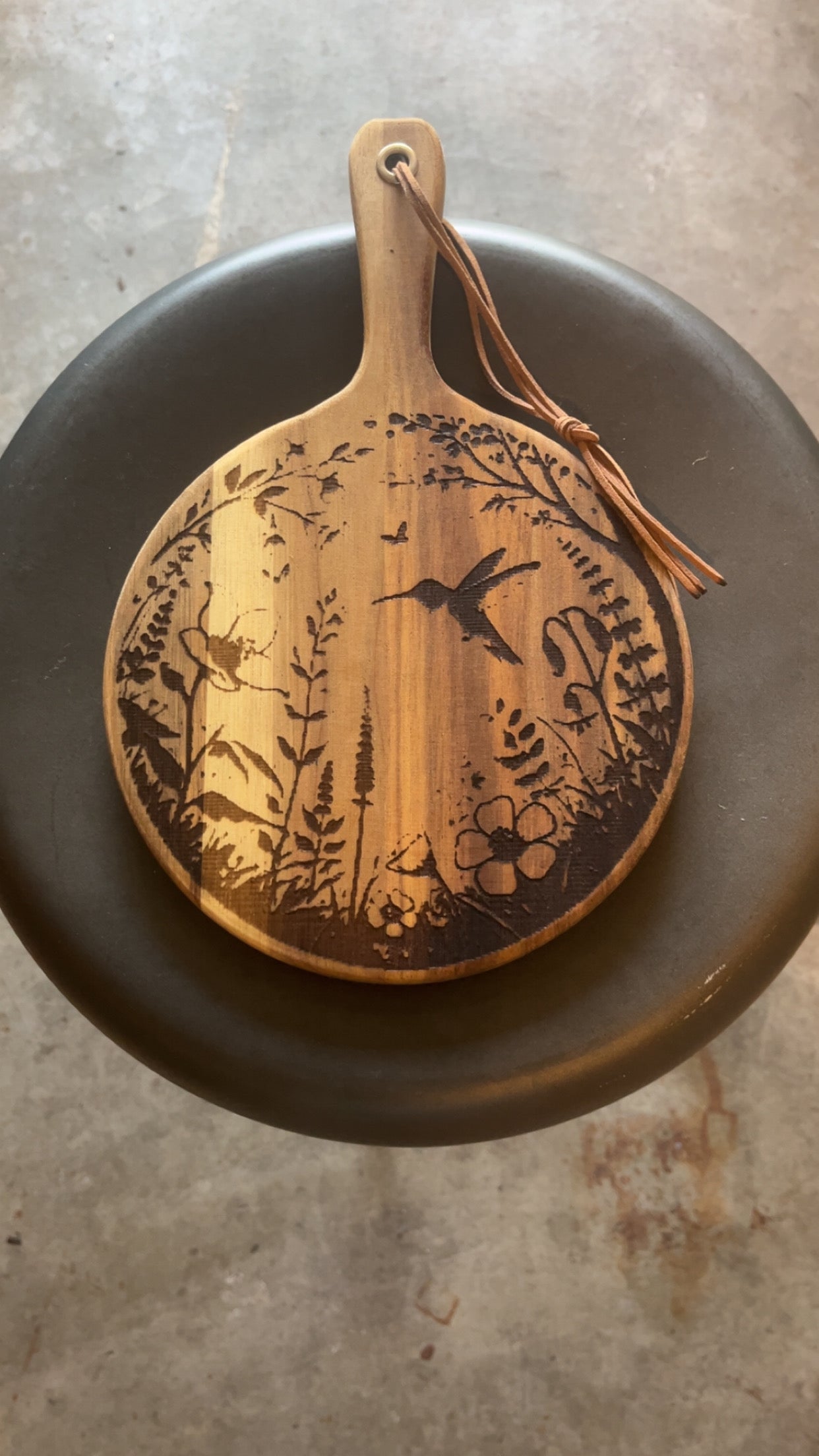 Small Round Hummingbird Handle Board