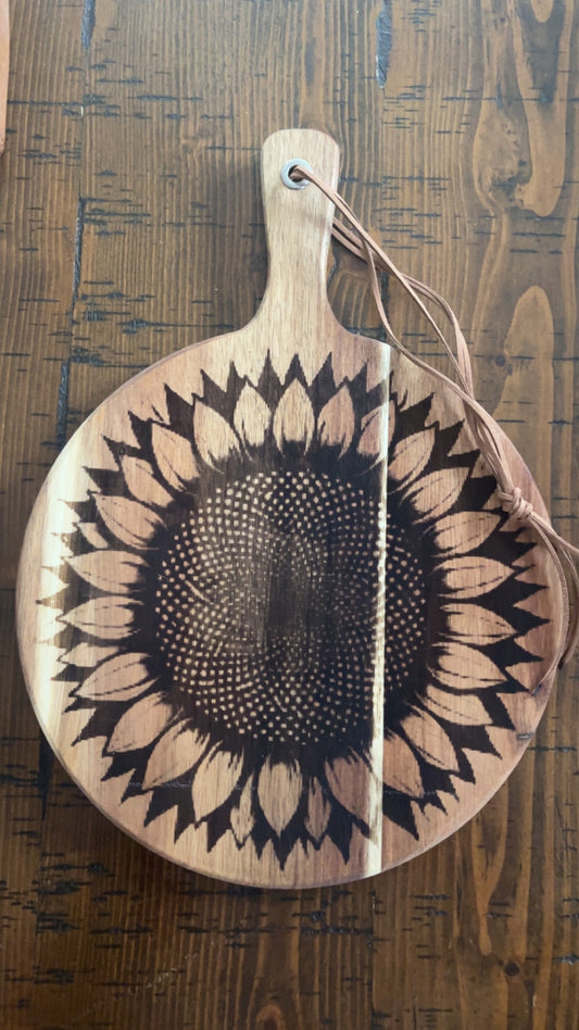 Sunflower Round Medium Handle Board