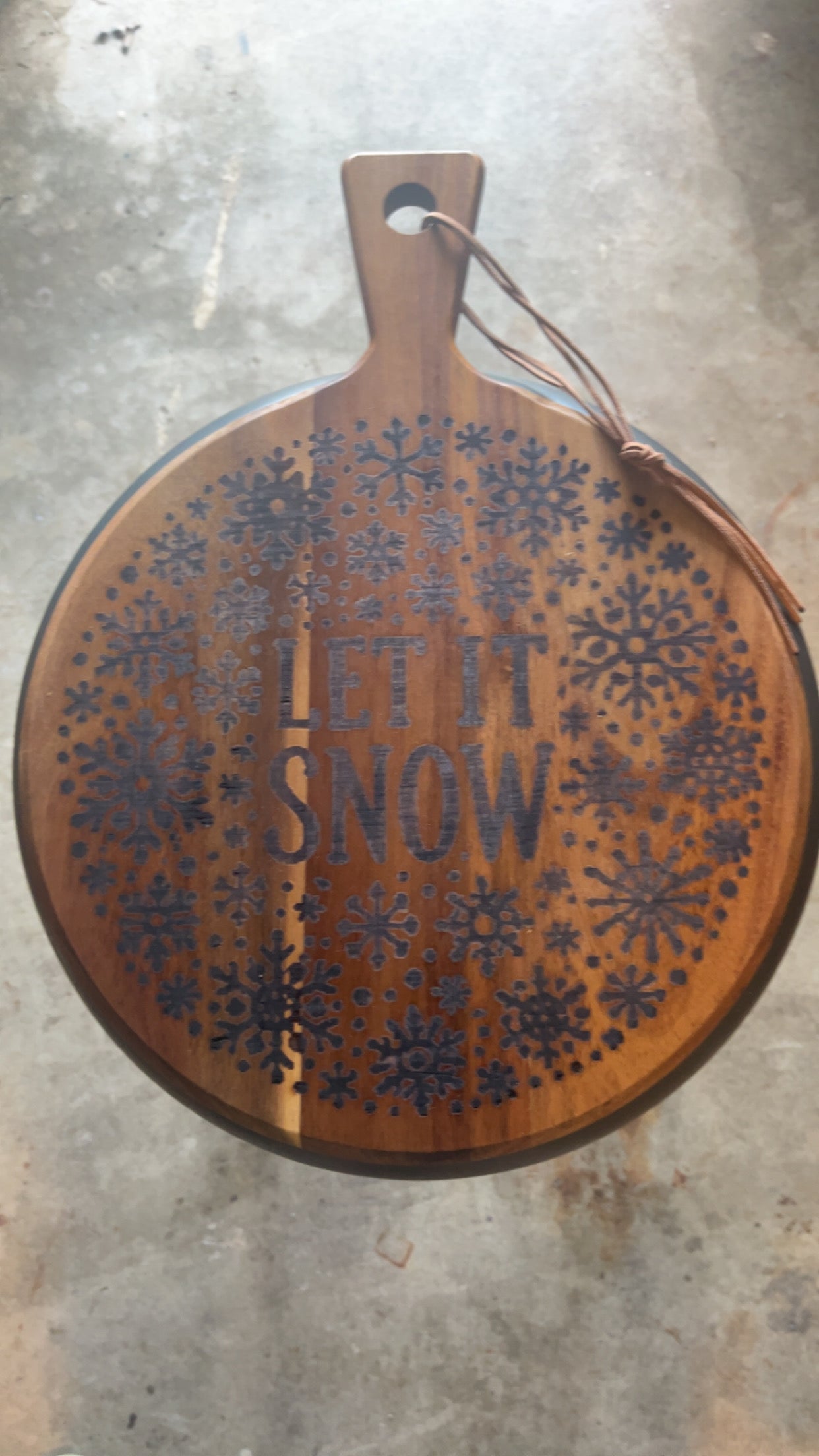Large Round Let it Snow